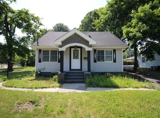 212 Maple Ave, Smithtown, NY 11787