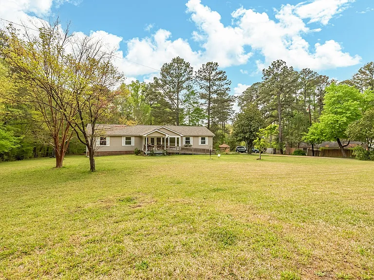 720 Marthas Chapel Rd — Photo 1