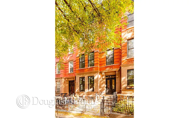 Sold by Douglas Elliman | media 19