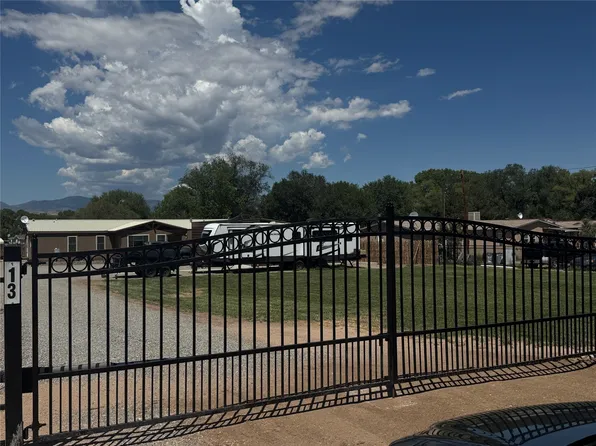 Camino Hinojo, Santa Fe, NM 87507