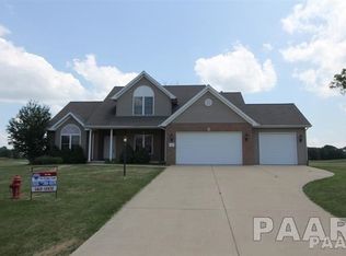 8206 Coyote Creek Dr, Peoria, IL 61607