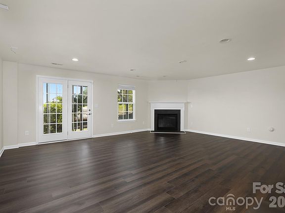 5th image of 2302 Rachelwood Dr