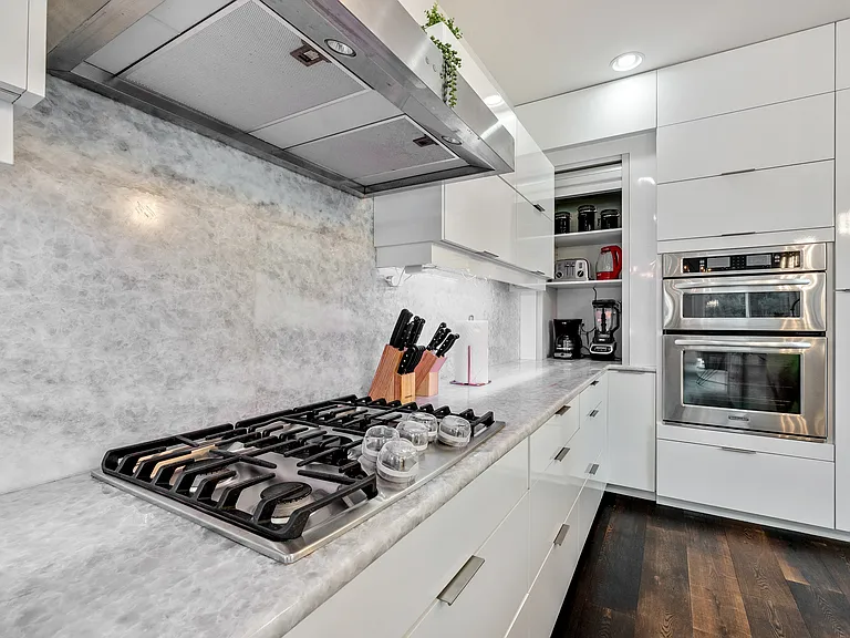 9100 San Martin Blvd NE — Photo 8