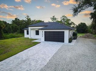 402 Thompson AVE, LEHIGH ACRES, FL 33972