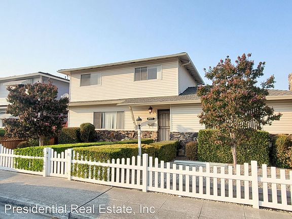 2nd image of 2825 Malabar Ave APT 1