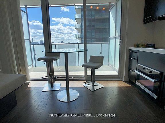 5th image of 1080 Bay St #707