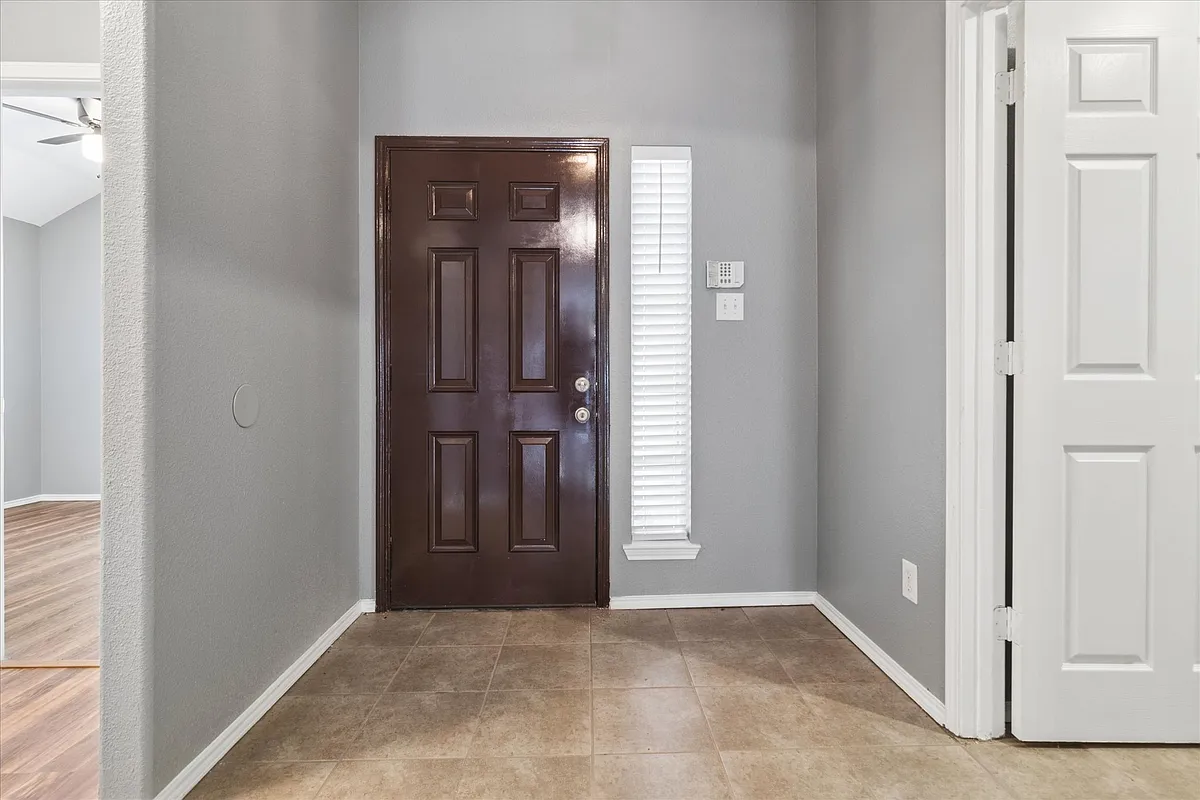 Building Photo - 2657 Red Spruce Dr