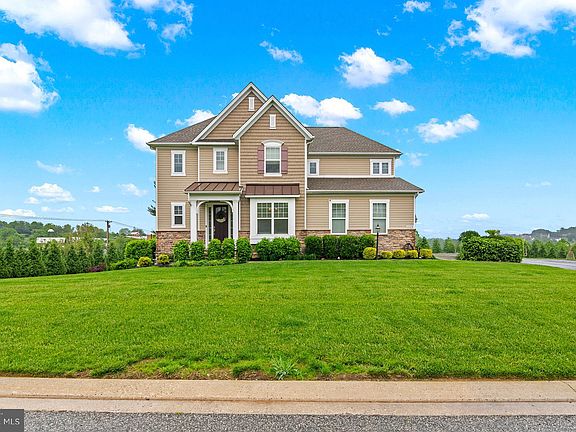 3rd image of 2525 Floreta Ct
