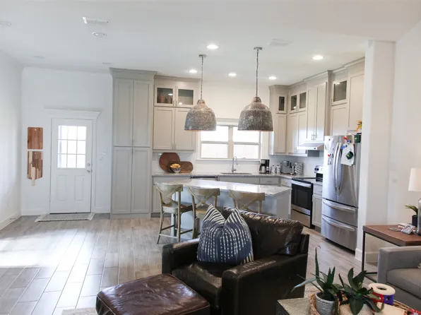 305 Chase Creek Dr, Lavon, TX 75166