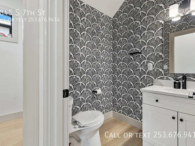4845 S 7th St — Photo 15