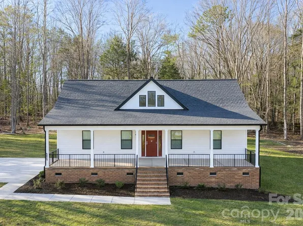 5021 Hillcrest Dr, Catawba, SC 29704