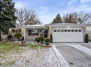 26106 Falmouth Dr, Warren, MI 48089