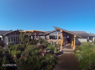 501 3 Crabs Rd, Sequim, WA 98382