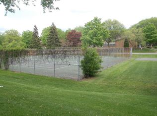 127 Windsor Ct, New Brighton, MN 55112