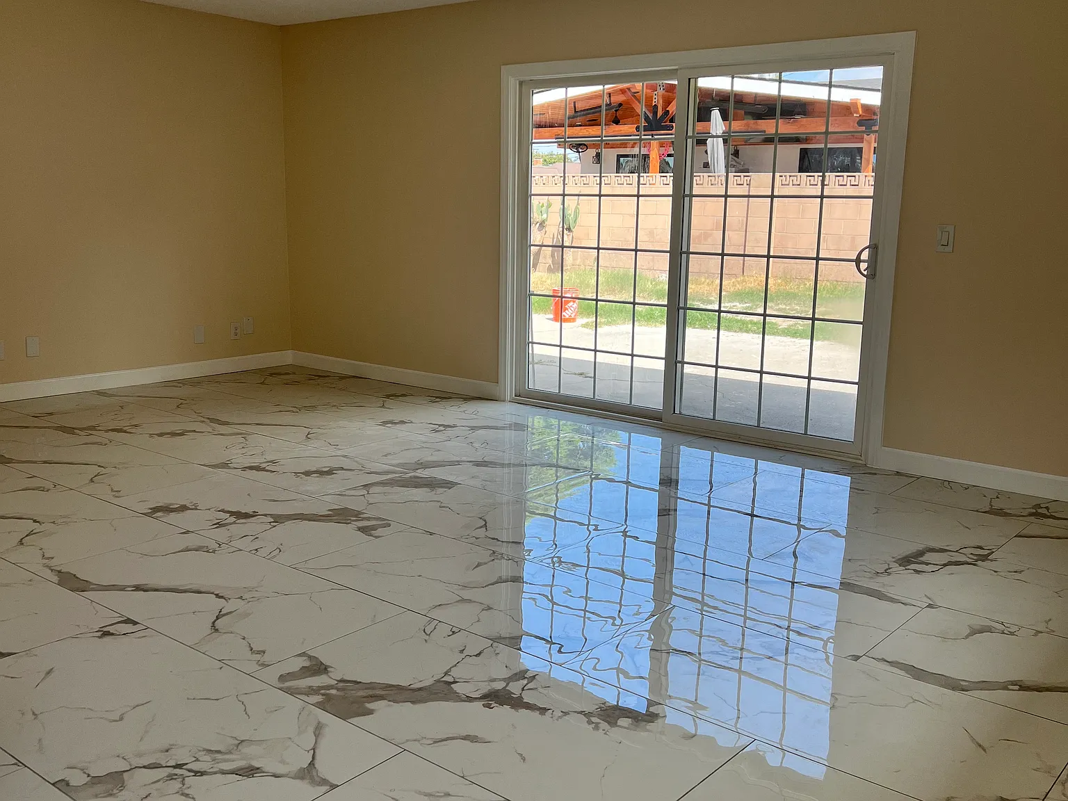 4 bed, 1583 sqft, $4,550 — Photo 4