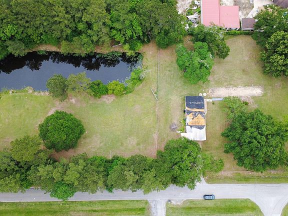 4th image of 69 W Old Field Dr