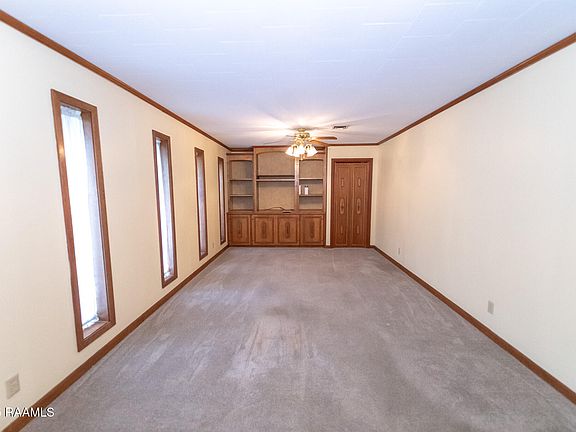 4th image of 387 Scenic Dr