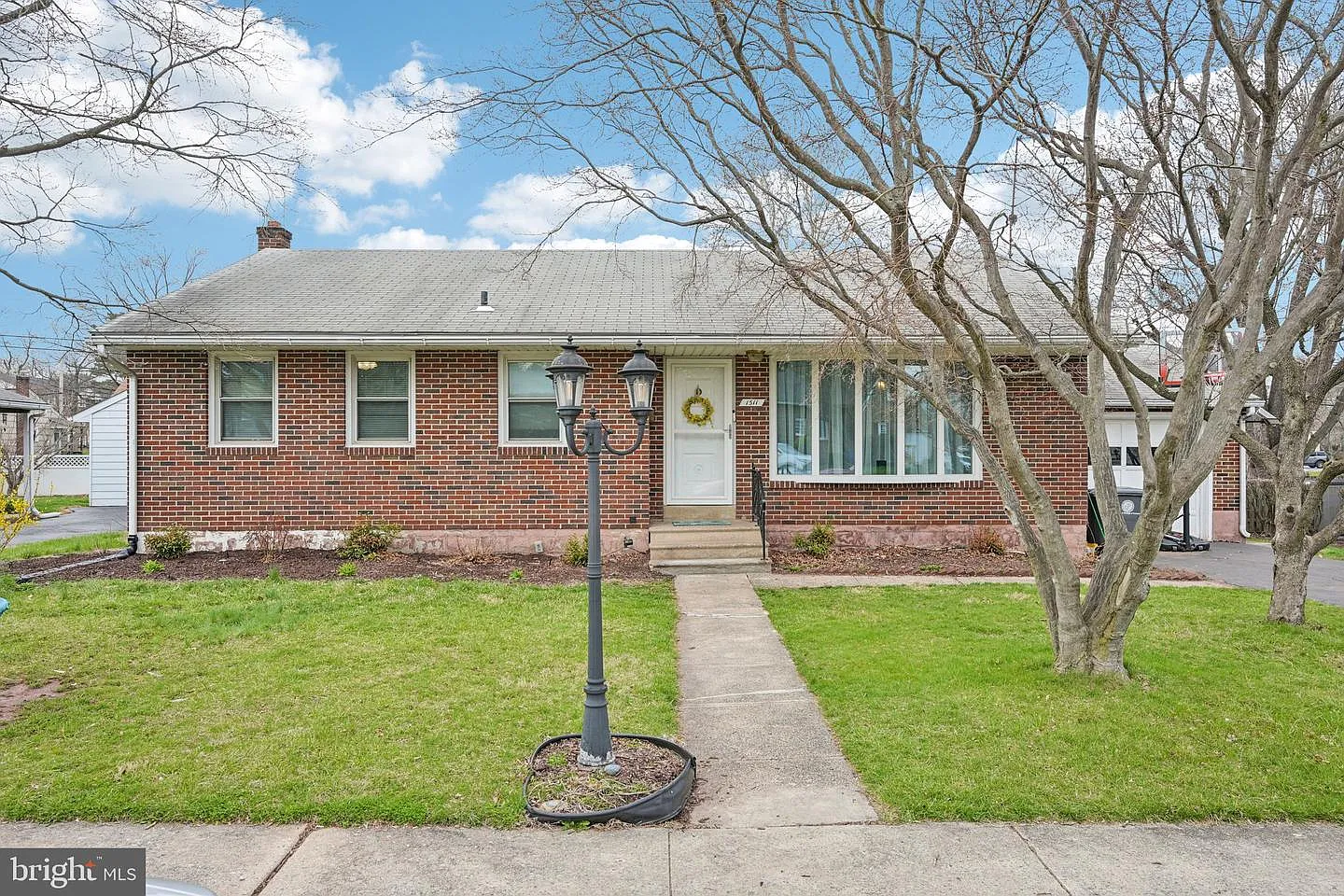 1511 Cherry Ln photo 1