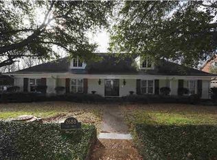 2688 Lake Cir, Jackson, MS 39211