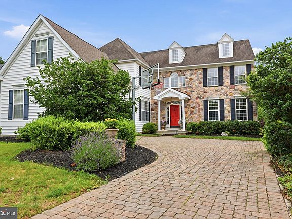 2nd image of 48 Lenape Dr