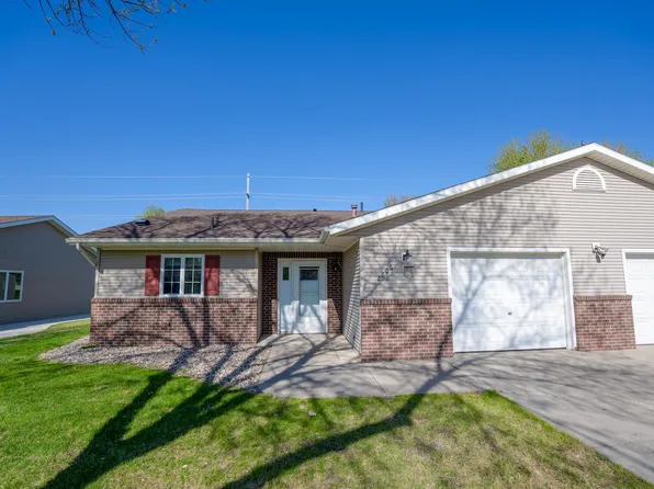 2606 9th St SW, Willmar, MN 56201