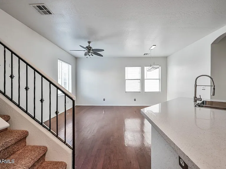 933 W Aspen Way — Photo 5