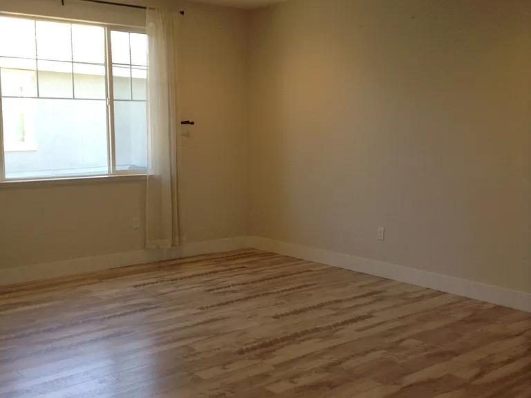 413 Wayland Loop — Photo 26