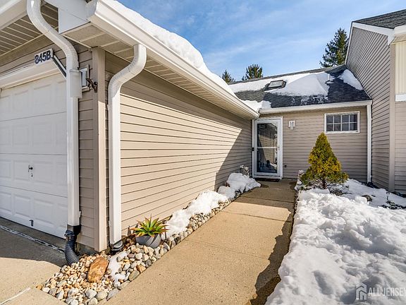 2nd image of 845B Taylor Rd