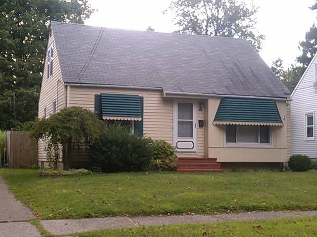 2nd image of 111 Carroll Ave