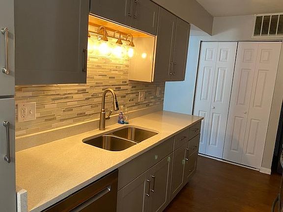 5th image of 445 N Lake Shore Dr #1