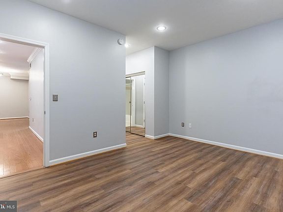 4th image of 4850 Eisenhower Ave Unit 115