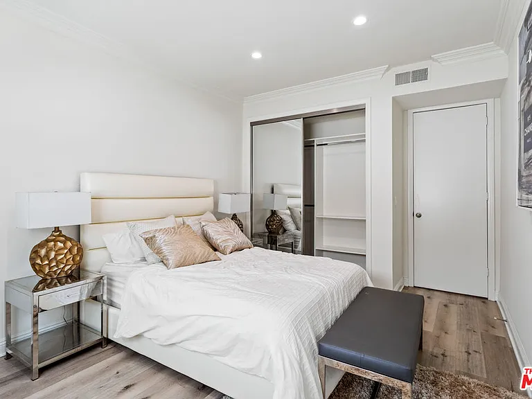 430 N Maple Dr #203 — Photo 15