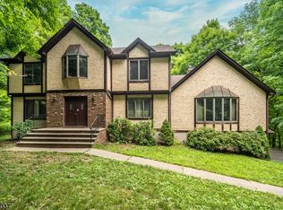 103 Brook Valley Rd, Kinnelon, NJ 07405