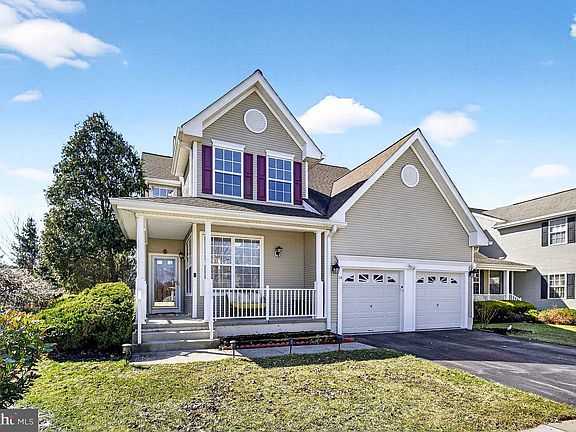 4th image of 10 Eldridge Dr