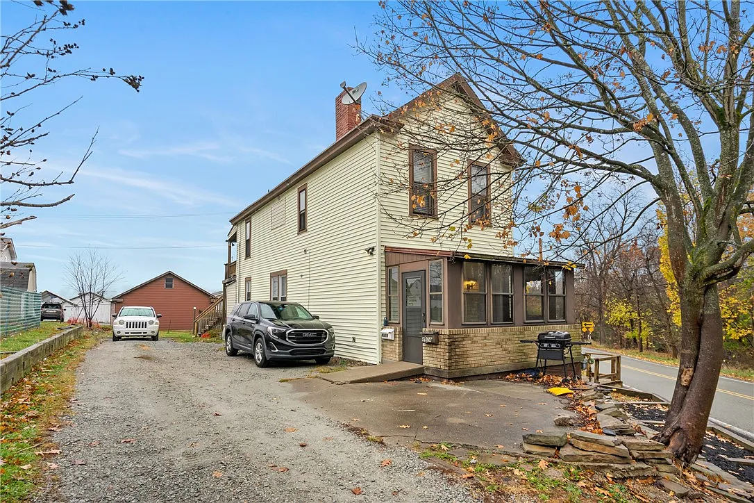 4974 Williamsport Rd photo 1