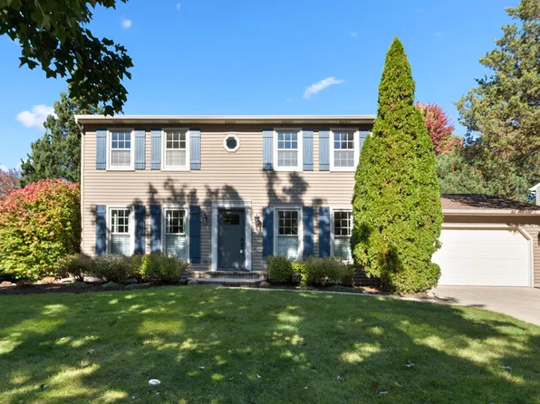 945 E Benton Ave, Naperville, IL 60540