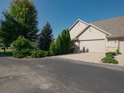 150 Hillside Cir, Fond Du Lac, WI, 54935
