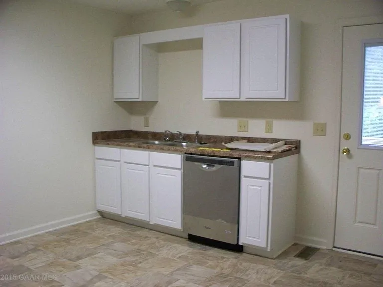 Unit 1 Large Kitchen