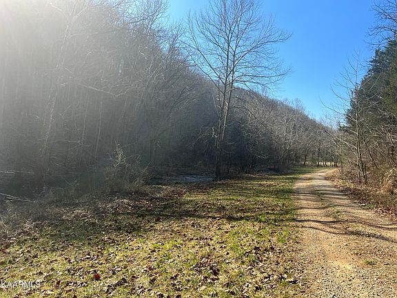 5th image of Skyline Dr