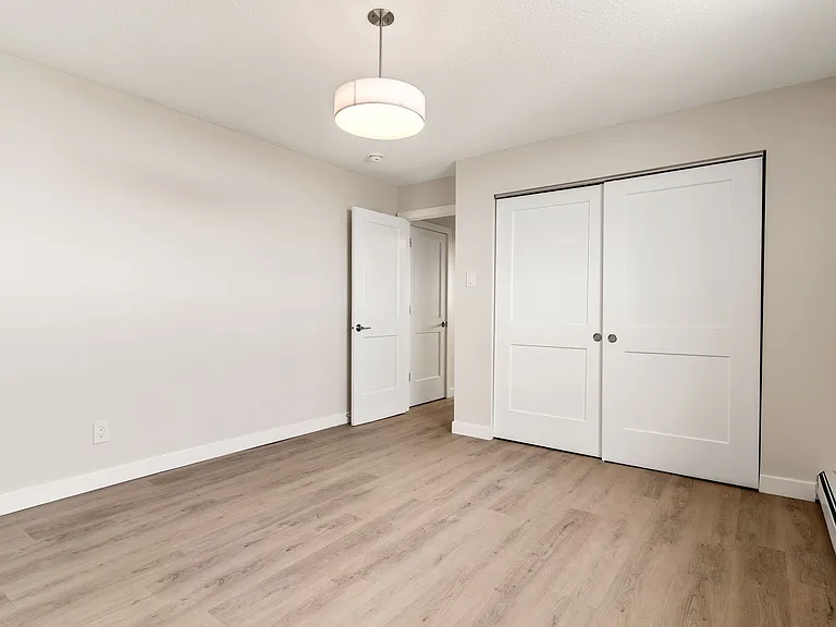 2720 College Ave — Photo 89