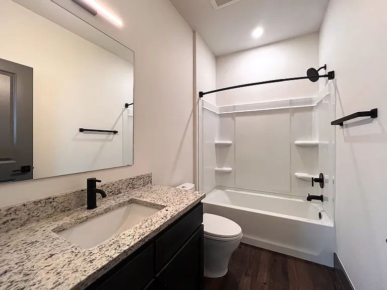 303 Park St #C — Photo 11