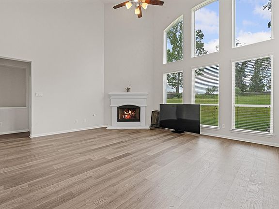 4th image of 9559 Moss Rose Ln