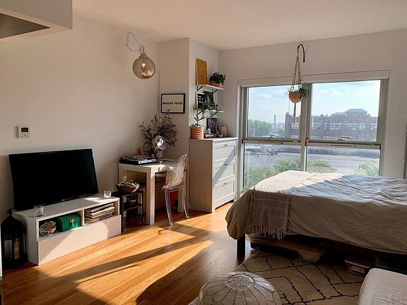 5th image of 211 McGuinness Blvd APT 423