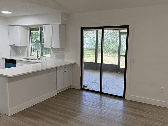 5th image of 9050 N Arcadia Way