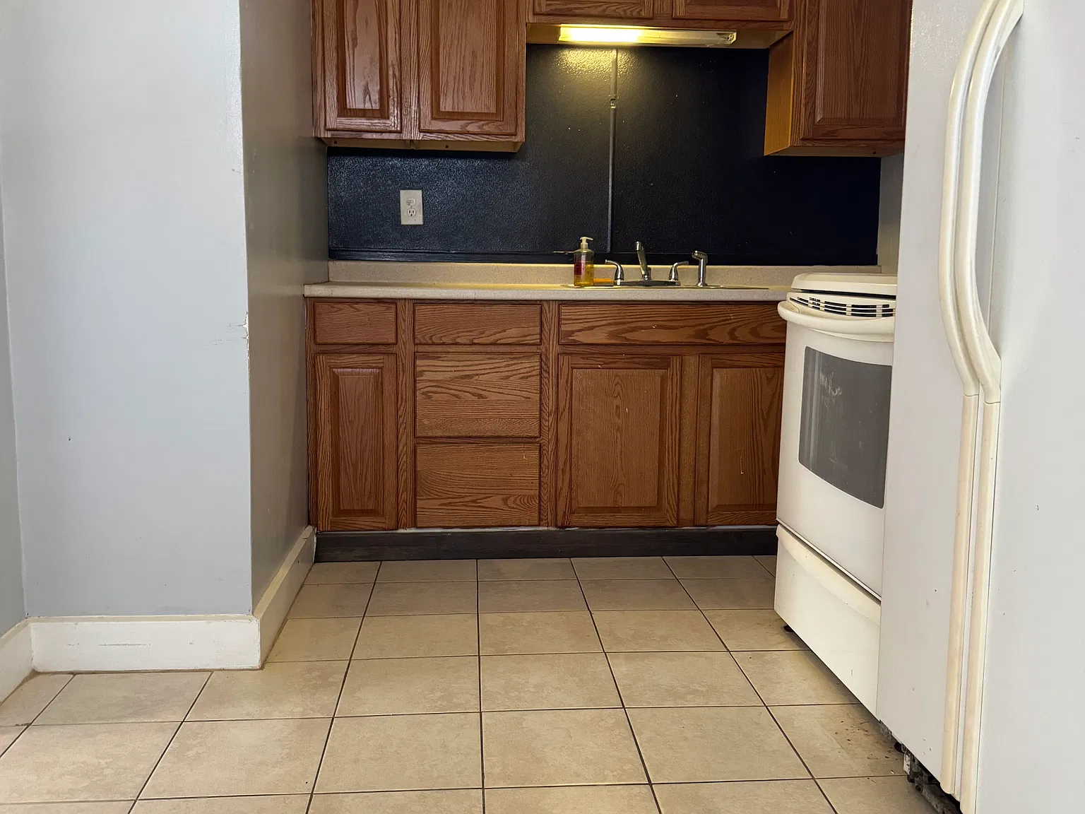 2 bed, 1.5 bath, 750 sqft, $2,100 — Photo 3