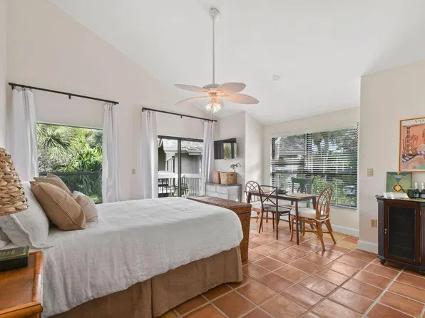 11863 Wimbledon Cir, Wellington, FL