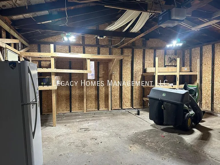 962 Lakeview Dr — Photo 20