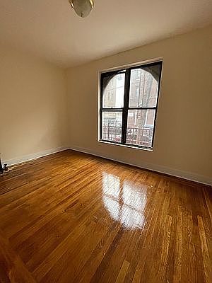 4th image of 1035 45th St #1L