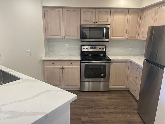 5th image of 2530 15th Ave W APT 310