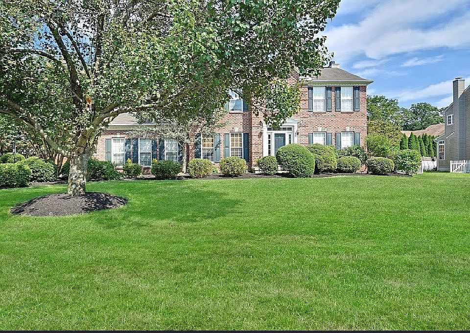 1st image of 17 James Dr